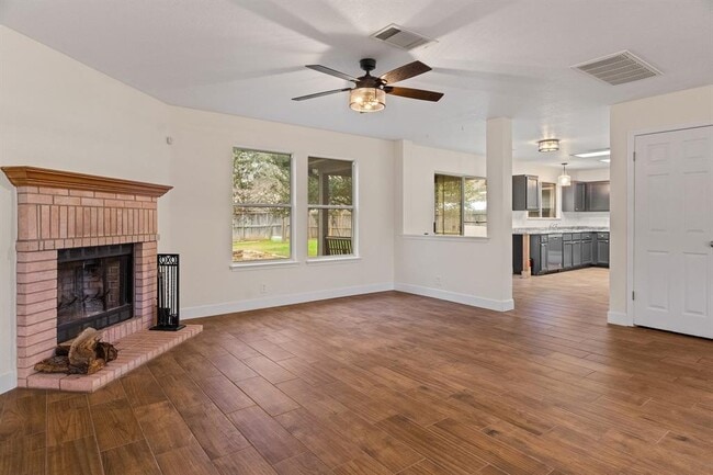 Building Photo - 321 Nicole Way