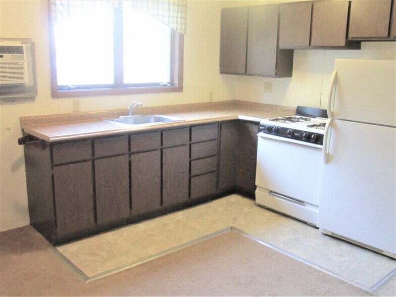 Building Photo - 2421 Beechwood Blvd