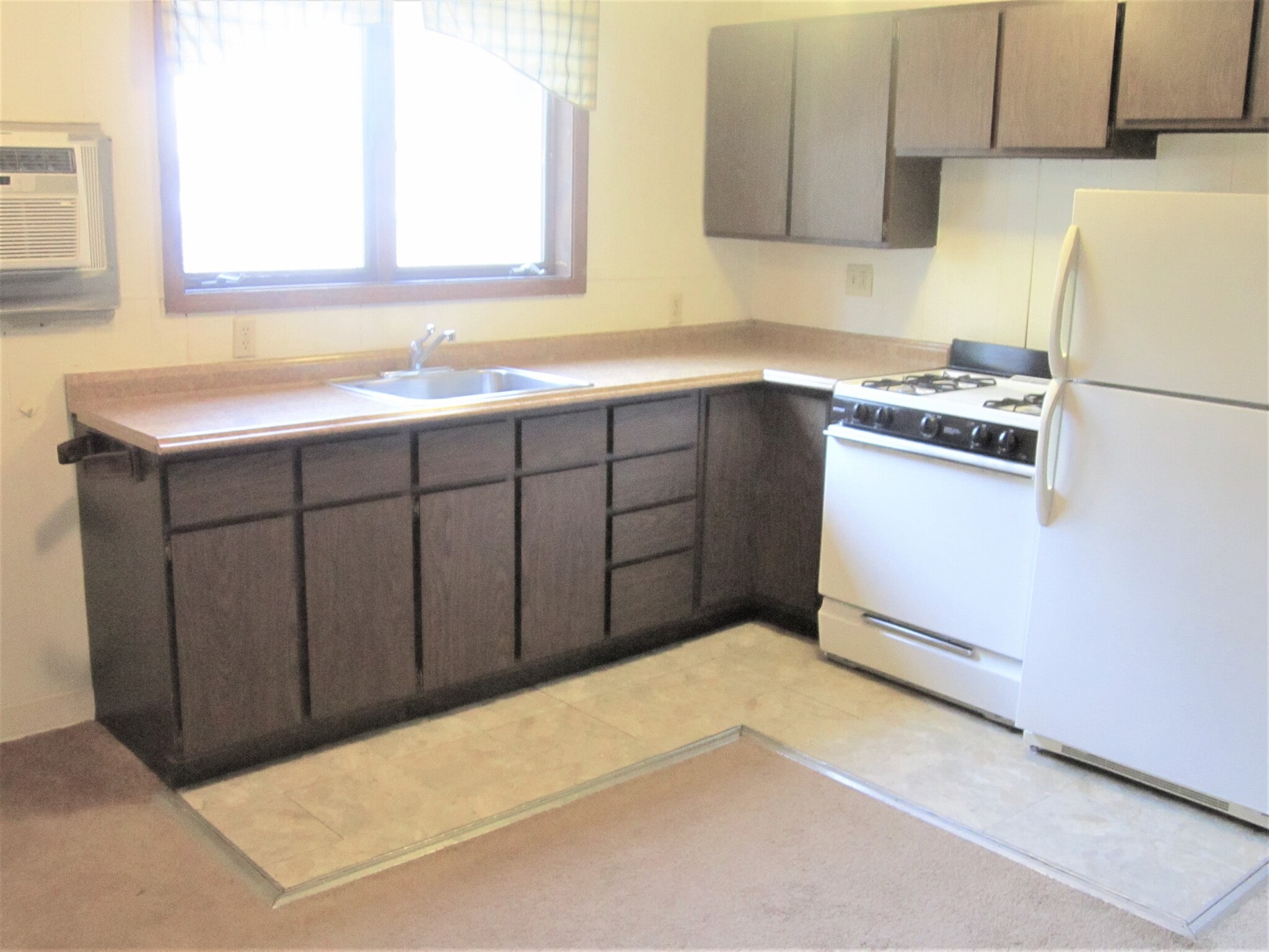 Building Photo - 2421 Beechwood Blvd