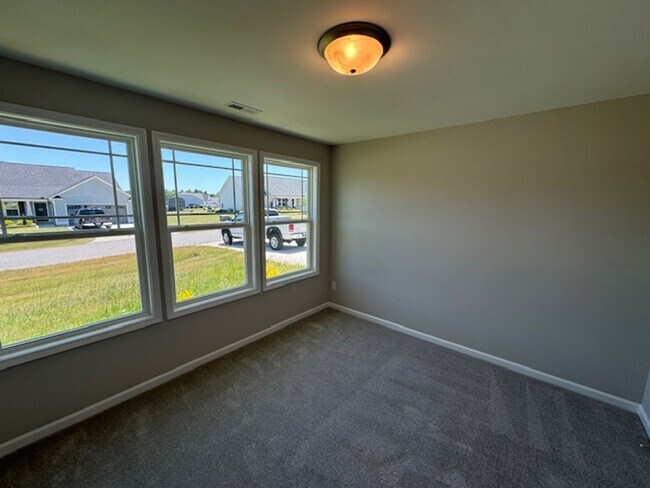 Building Photo - Lynchford Pointe