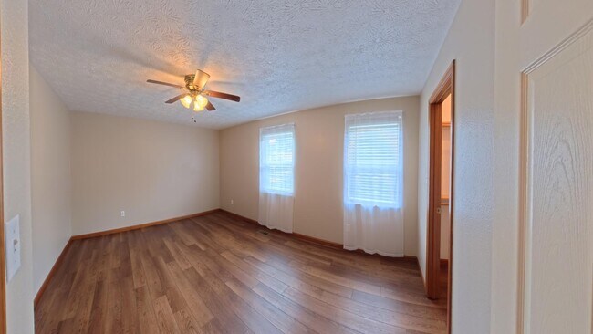 Building Photo - 304 Erin Dr