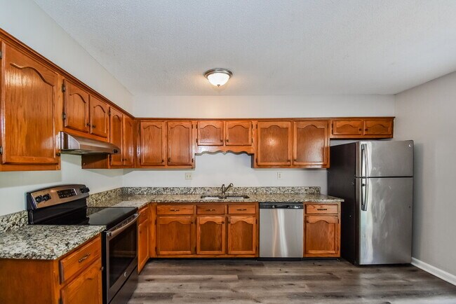 Building Photo - 6845 Dunbarton Dr