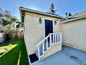 Building Photo - 815 Canyon Rd