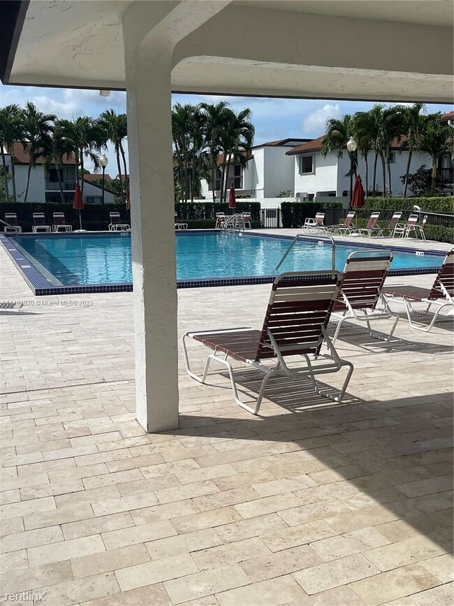 Building Photo - 3 br, 2.5 bath House - 1341 SW 124th Ct # 4-E
