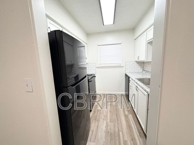 Building Photo - 401 NW 8th St