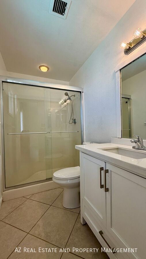 Building Photo - 4440 W Yucca St