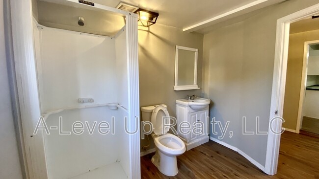 Building Photo - 3909 S 14th Ave