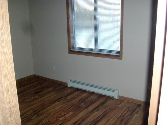 Building Photo - 3 br, 1 bath Townhome - Martin House Townh...