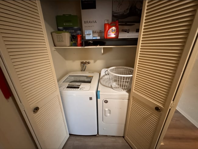 Building Photo - 8364 Summerdale Rd