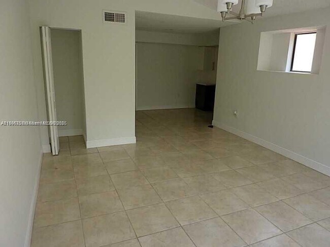 Building Photo - 10500 SW 155th Ct
