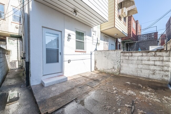 Building Photo - 1422 Jackson St