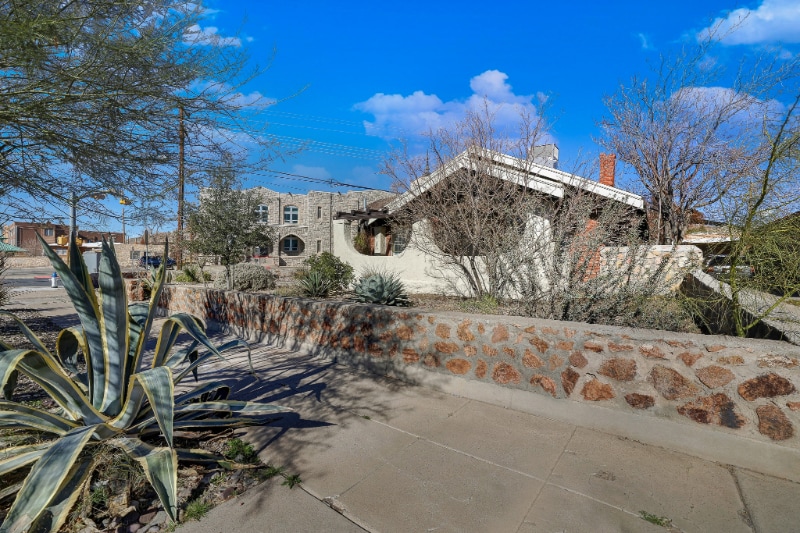 Building Photo - 2901 Grant Ave