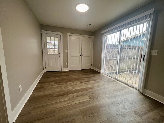 Building Photo - 2916 McDonald Dr SW