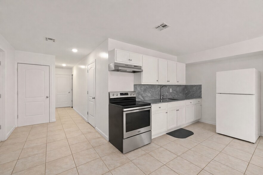 Building Photo - 47 N 7th St