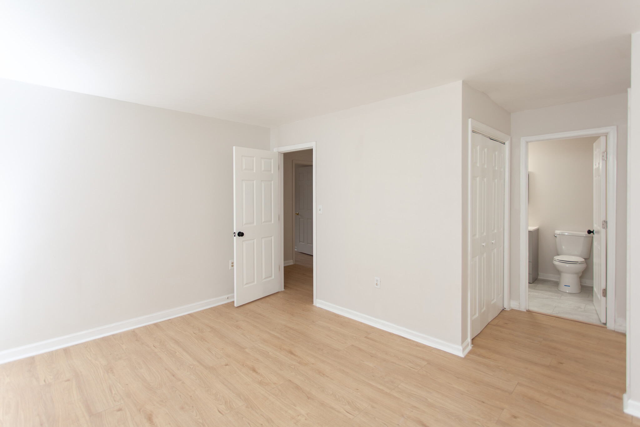 Building Photo - 54 Beekman Plz