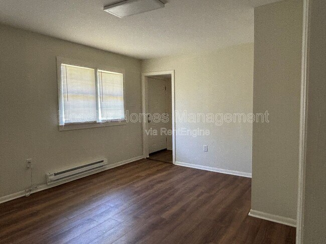 Building Photo - 1739 Kildare Ave
