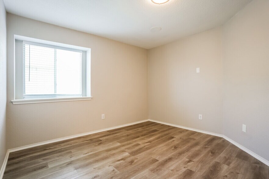 Building Photo - 105 Altamont St