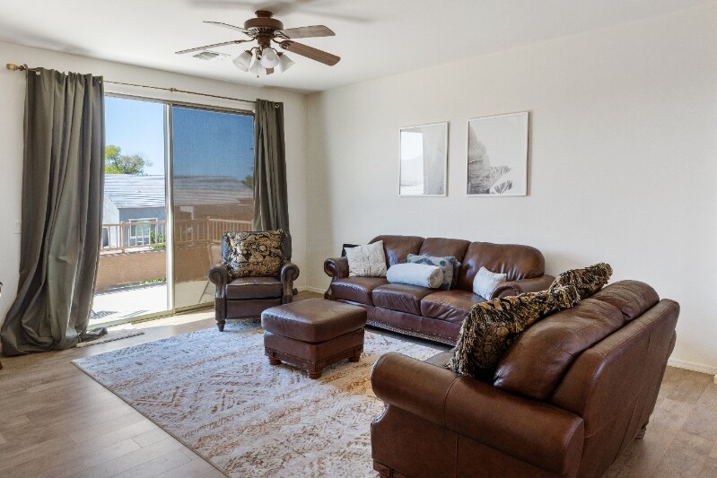 Building Photo - 9622 S 46th Ln