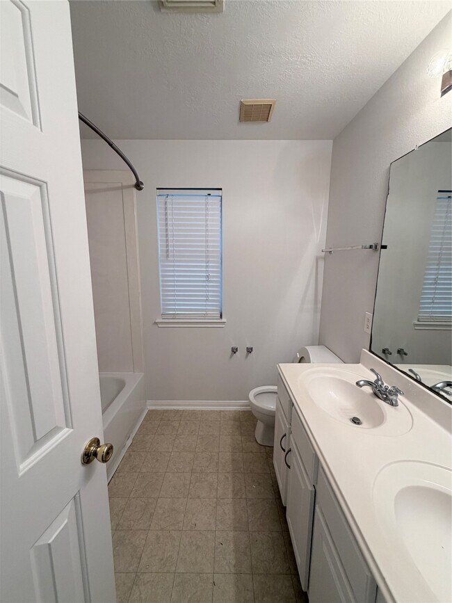 Building Photo - 17407 S Sienna Cove Ln