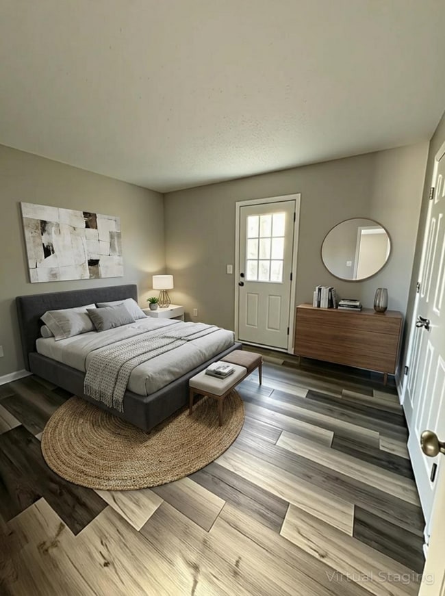 Building Photo - 2 Bedroom Townhome is Covington!