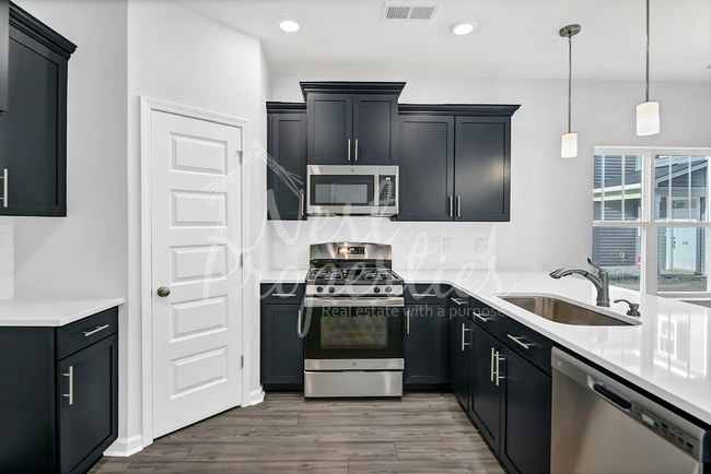 Building Photo - 432 Sandfarm Trail