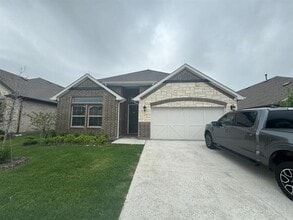 Building Photo - 2025 St Andrew's Wy