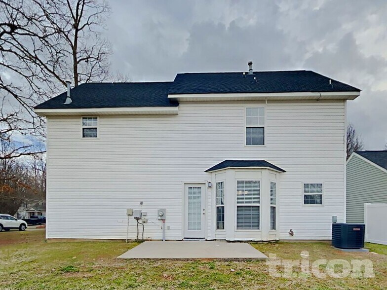 Building Photo - 5017 Gibbons Link Rd