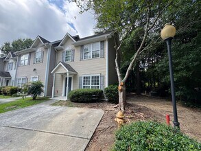 Building Photo - Nice 2/2.5 Townhouse in East Rome- $1,295