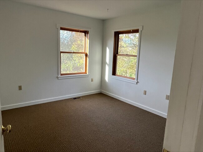 Bedroom 2, Southern Exposure, Light and Airy - 38472 Nixon Rd