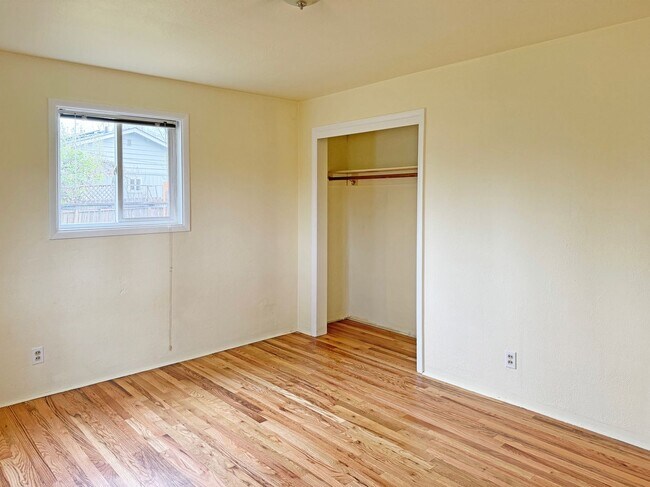 Building Photo - Perfectly Located 3 Bedroom Home