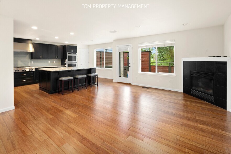Building Photo - 6412 77th Dr NE