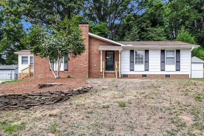 Building Photo - 5401 Bayberry Ln
