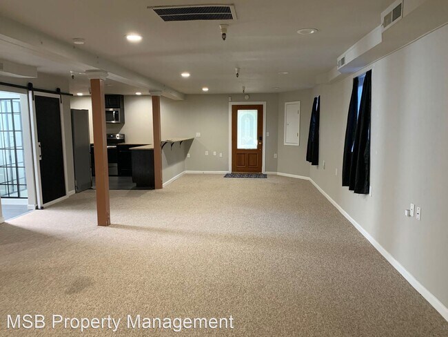 Building Photo - 2289 Bonifacio St