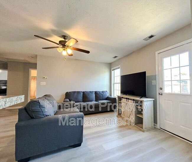 Building Photo - 341 Kingdom Estate Dr