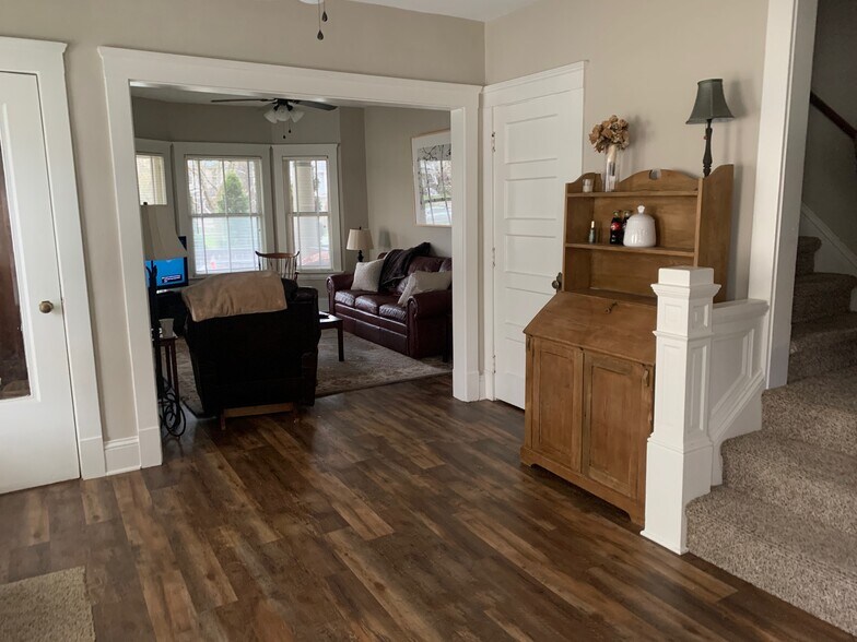 Enter the front door to reception room - 1439 W Clifton Blvd