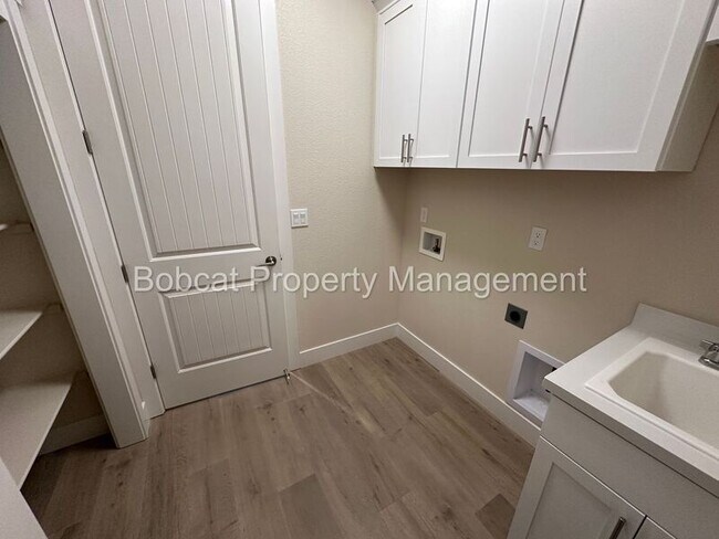 Building Photo - 1631 Delta Downs Dr