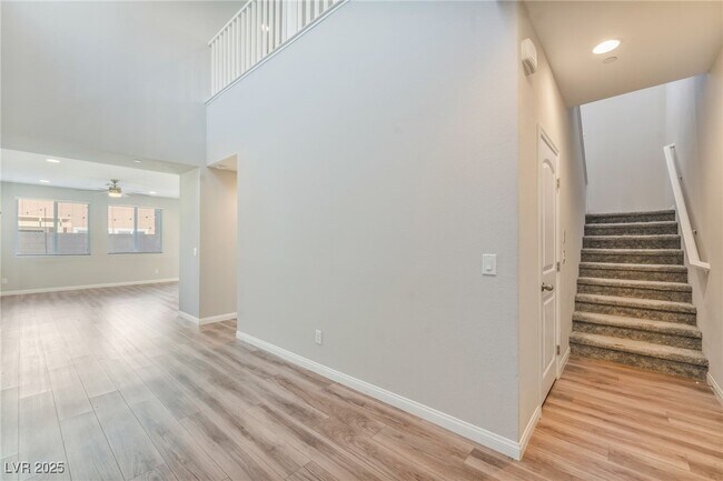 Building Photo - 10602 Enridge Ave