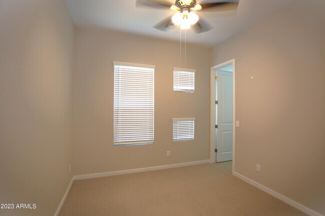 Building Photo - 1201 E Cherrywood Pl
