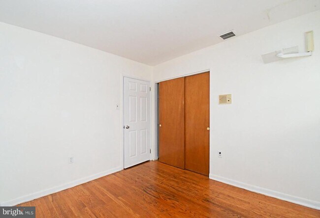 Building Photo - 559 General Muhlenberg Rd