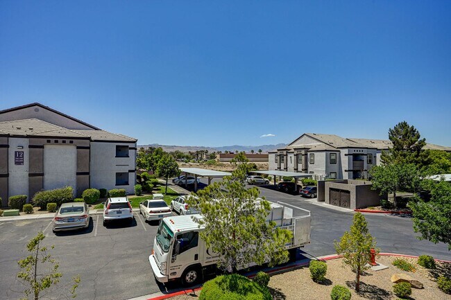 Building Photo - Charming 1 bedroom Condo with full size Ga...