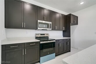 Building Photo - 4725-4727-4727 27th St SW