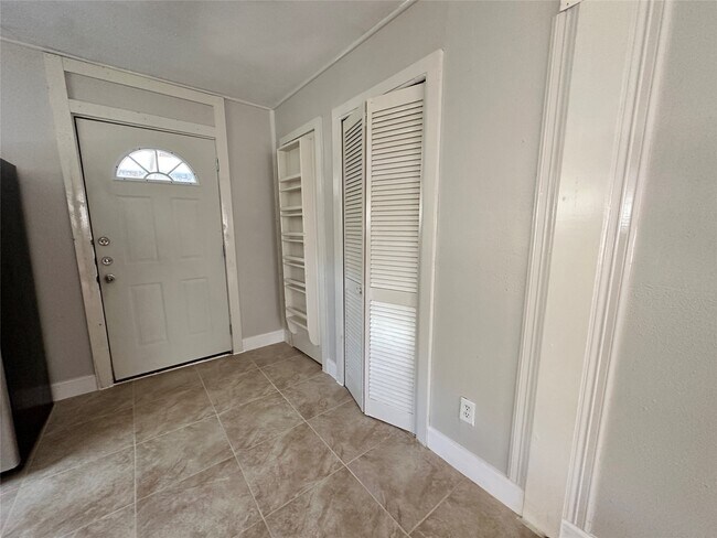 Building Photo - 7110 McHenry St