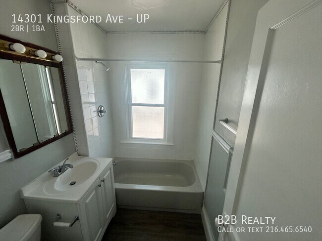 Building Photo - 14301 Kingsford Ave