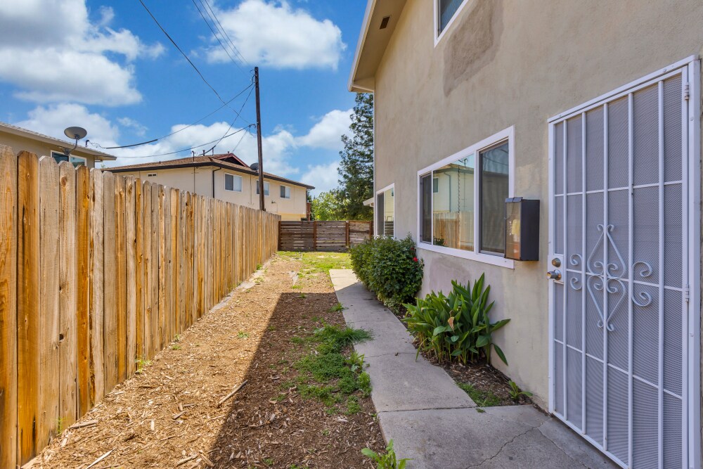 Building Photo - 2405 Cava Ct