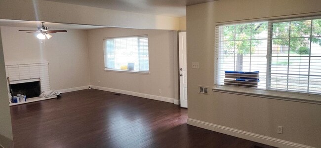 Building Photo - Beautiful Home with Pool, Garage – Availab...