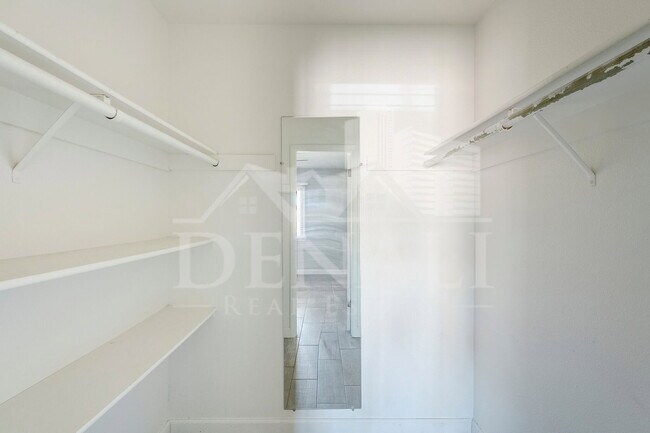 Building Photo - 600 S Dobson Rd