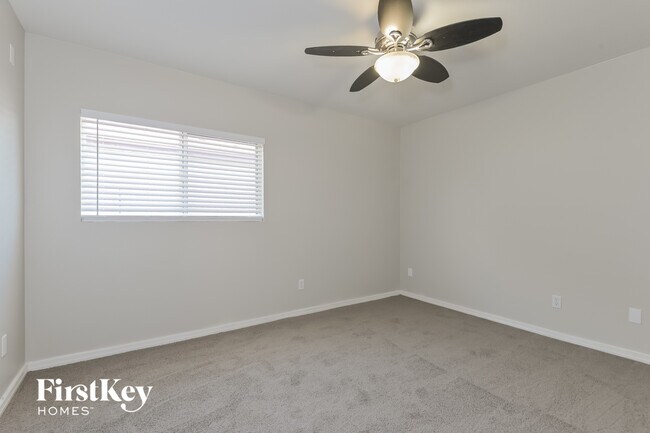 Building Photo - 13636 E Shadow Pines Ln