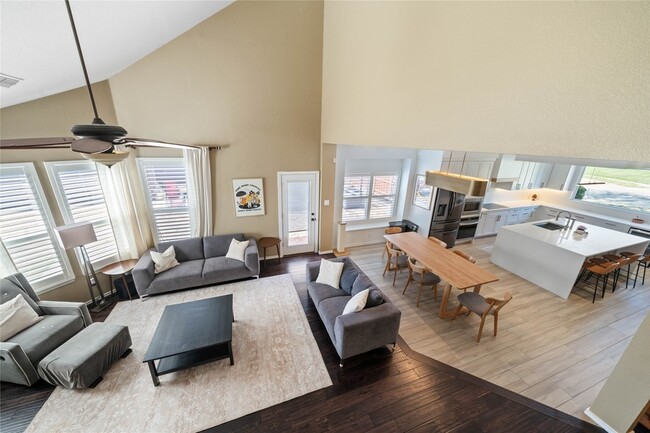 Building Photo - 9333 Fairmont Dr