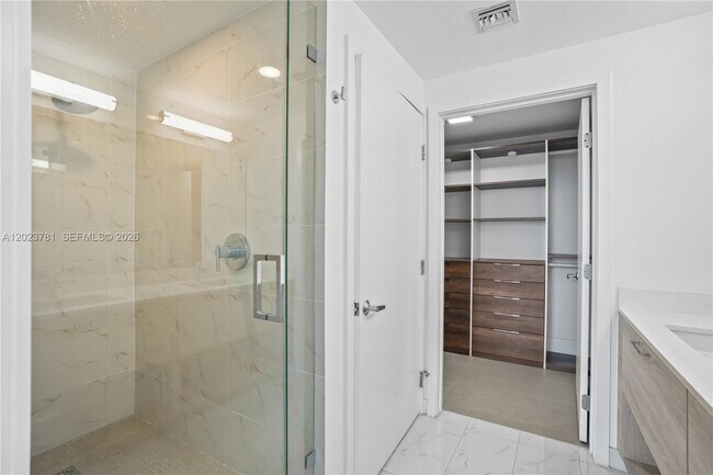 Building Photo - 16385 Biscayne Blvd
