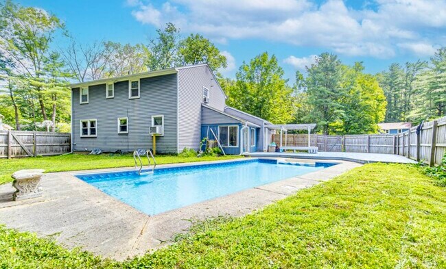 Building Photo - 16 Christina Ct